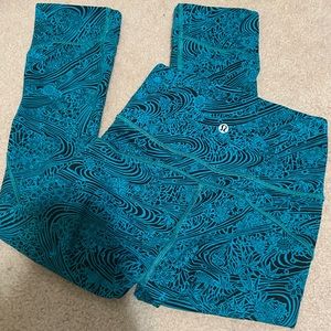 Lululemon In Movement Crop Everlux Kitakami Spirit Green Black